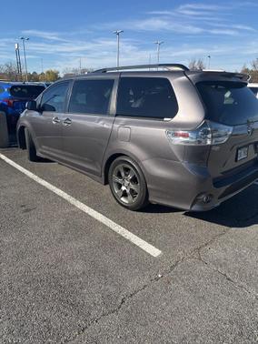 2015 Toyota Sienna SE