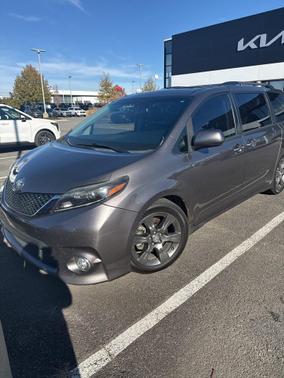 2015 Toyota Sienna SE