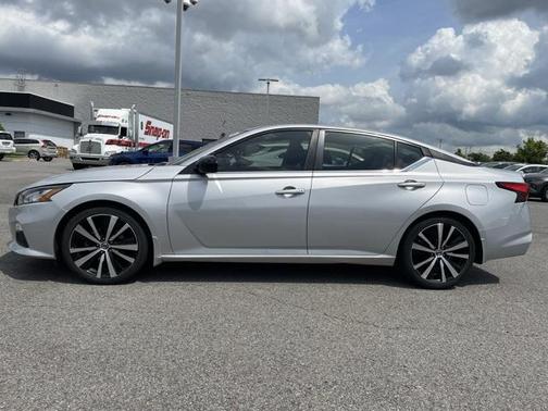 2020 Nissan Altima SR FWD