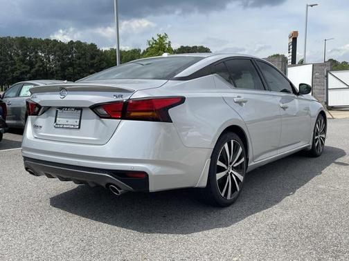 2020 Nissan Altima SR FWD