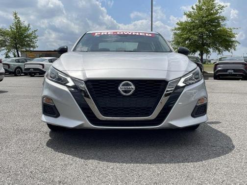 2020 Nissan Altima SR FWD