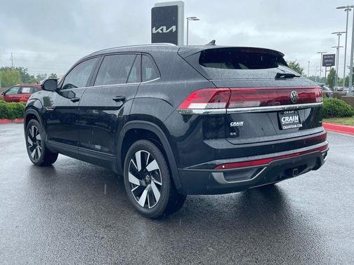 Deep Black Pearl 2024 Volkswagen Atlas Cross Sport 2.0T SE w/Technology 4MOTION