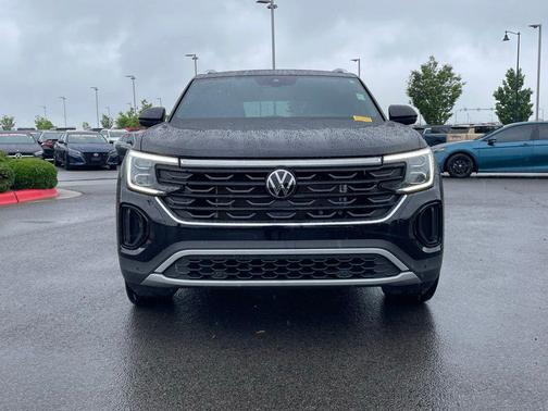 Deep Black Pearl 2024 Volkswagen Atlas Cross Sport 2.0T SE w/Technology 4MOTION
