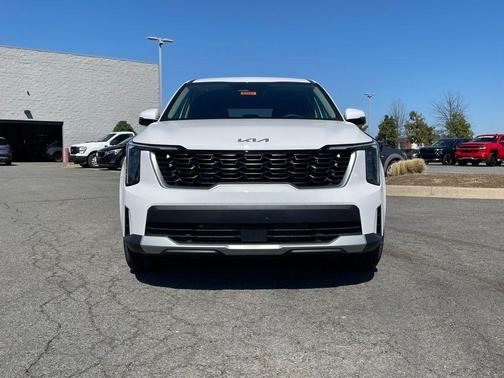 Glacial White Pearl 2026 Kia Sorento LX