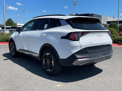 White Pearl 2027 Kia Sportage Hybrid EX