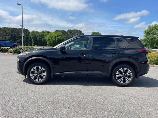 Super Black 2023 Nissan Rogue SV