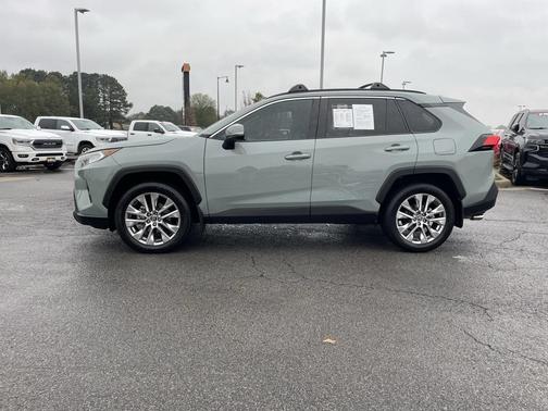 2020 Toyota RAV4 XLE Premium