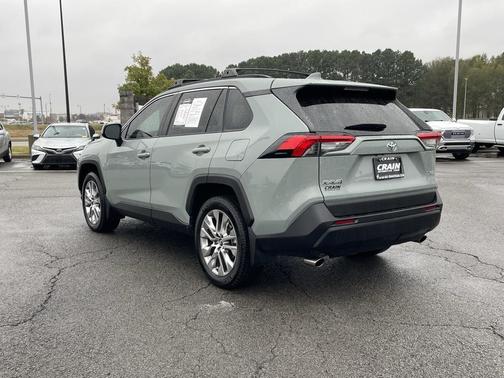2020 Toyota RAV4 XLE Premium