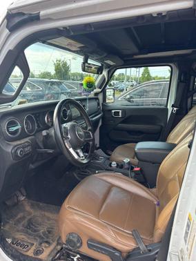 Bright White Clearcoat 2020 Jeep Wrangler Unlimited Sahara