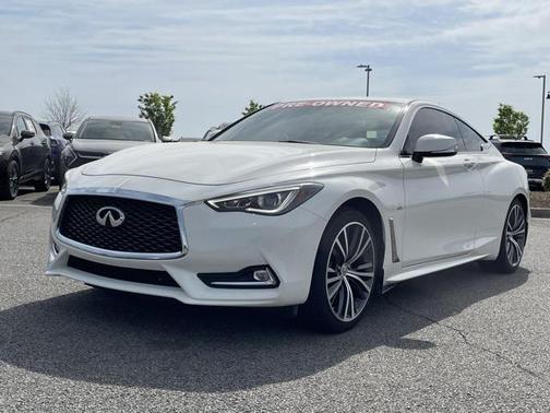 2017 INFINITI Q60 2.0t Premium