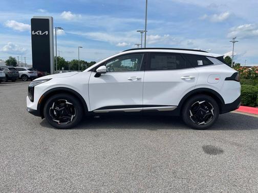 White Pearl 2026 Kia Sportage EX