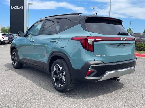 Black 2026 Kia Seltos S