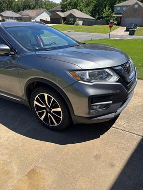 Gun Metallic 2019 Nissan Rogue SL