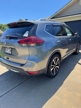Gun Metallic 2019 Nissan Rogue SL