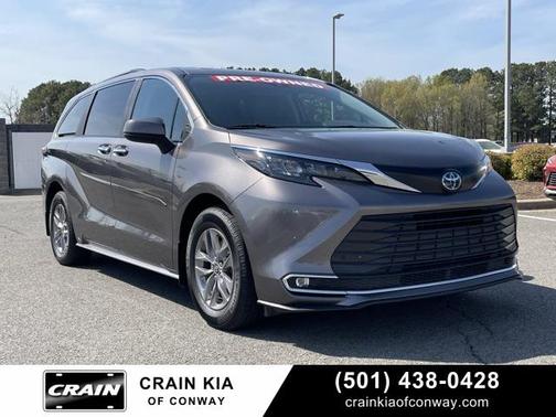 2024 Toyota Sienna XLE 8 Passenger