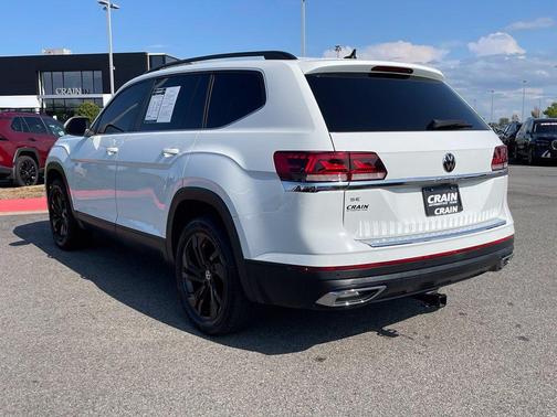 Pure White 2022 Volkswagen Atlas 2.0T SE w/Technology