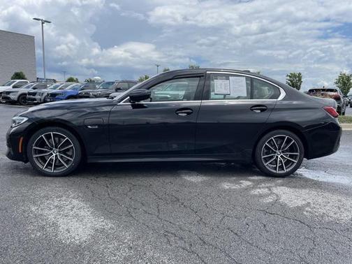 2022 BMW 330e Base
