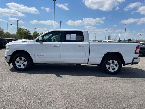 Bright White Clearcoat 2022 RAM 1500 Big Horn/Lone Star