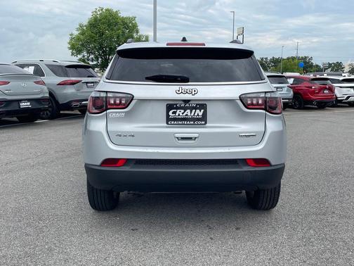 Silver Zynith Metallic Clearcoat 2024 Jeep Compass Latitude