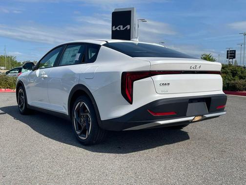 Snow White Pearl 2026 Kia K4 EX