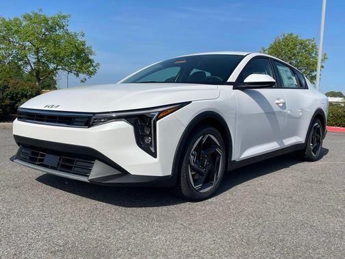 Snow White Pearl 2026 Kia K4 EX