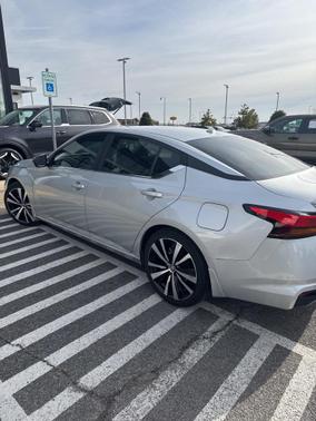 2020 Nissan Altima SR FWD