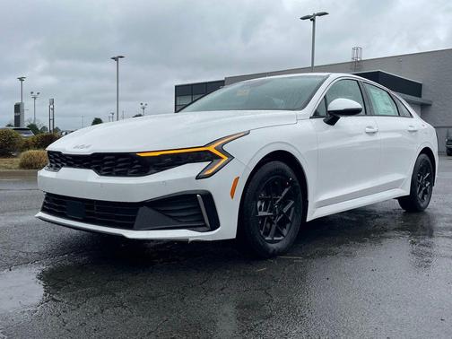 Snow White Pearl 2026 Kia K5 LXS FWD