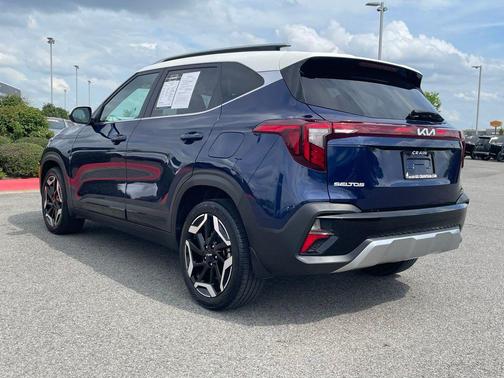 Dark Ocean Blue/White Roof 2024 Kia Seltos SX Turbo