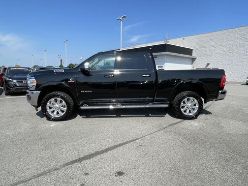 2022 RAM 3500 Laramie Crew Cab 4x4 6'4' Box