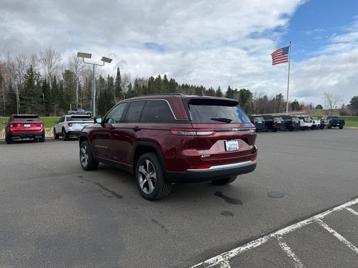 Velvet Red Pearlcoat 2026 Jeep Grand Cherokee Limited