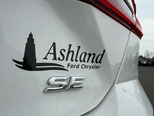Ice 2025 Toyota Camry SE