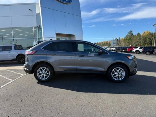 Gray Metallic 2024 Ford Edge SEL