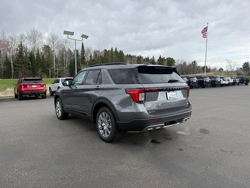 Carbonized Gray Metallic 2026 Ford Explorer Active