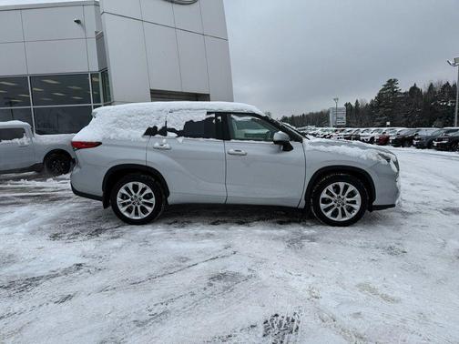 2022 Toyota Highlander Limited