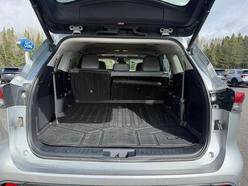 Celestial Silver Metallic 2022 Toyota Highlander Limited