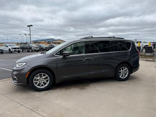 2022 Chrysler Pacifica Touring-L