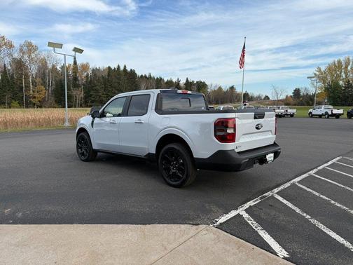 Space White Metallic 2025 Ford Maverick Lariat