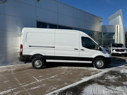 2026 Ford Transit-250 148 WB Medium Roof Cargo