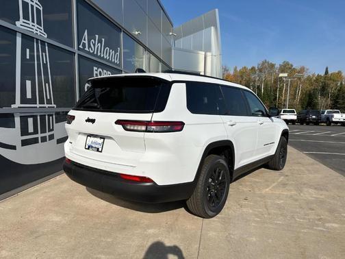 2025 Jeep Grand Cherokee L Laredo