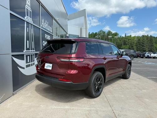 2025 Jeep Grand Cherokee L Laredo
