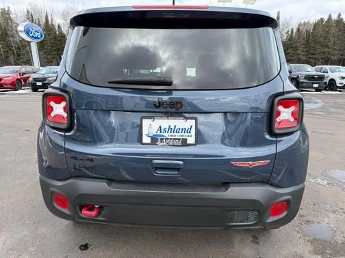 2023 Jeep Renegade Trailhawk