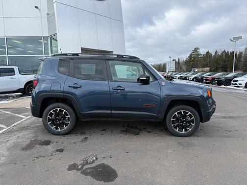2023 Jeep Renegade Trailhawk