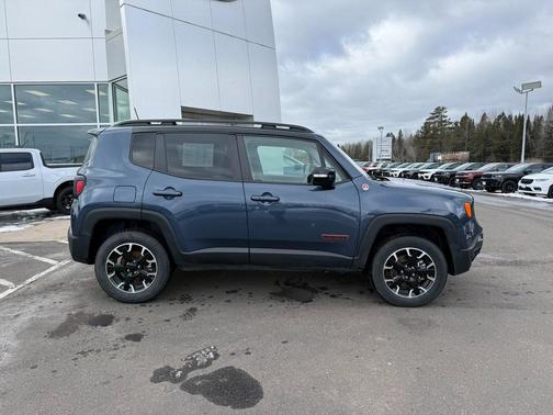 2023 Jeep Renegade Trailhawk