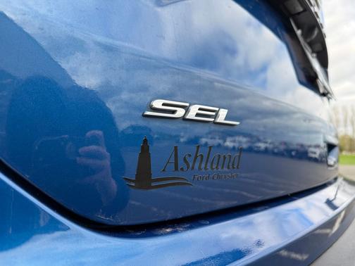 Blue Metallic 2024 Ford Edge SEL