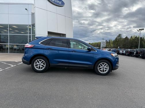 Blue Metallic 2024 Ford Edge SEL