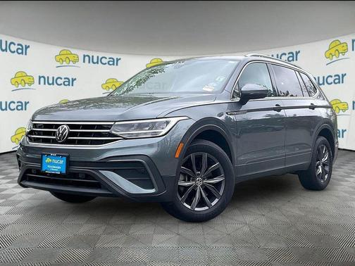 Platinum Gray Metallic 2023 Volkswagen Tiguan 2.0T SE