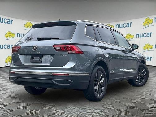Platinum Gray Metallic 2023 Volkswagen Tiguan 2.0T SE