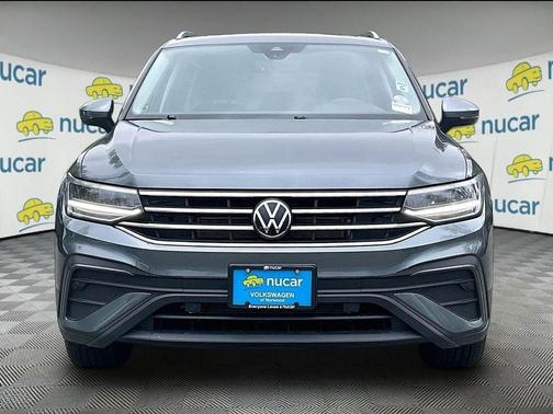 Platinum Gray Metallic 2023 Volkswagen Tiguan 2.0T SE