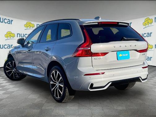2025 Volvo XC60 B5 Plus