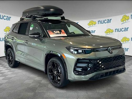 2025 Volkswagen Tiguan 2.0T SE R-Line Black